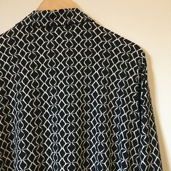 Jones New York B&W Live Wire Pattern Stretchy Dress Shirt - Picture 5 of 15